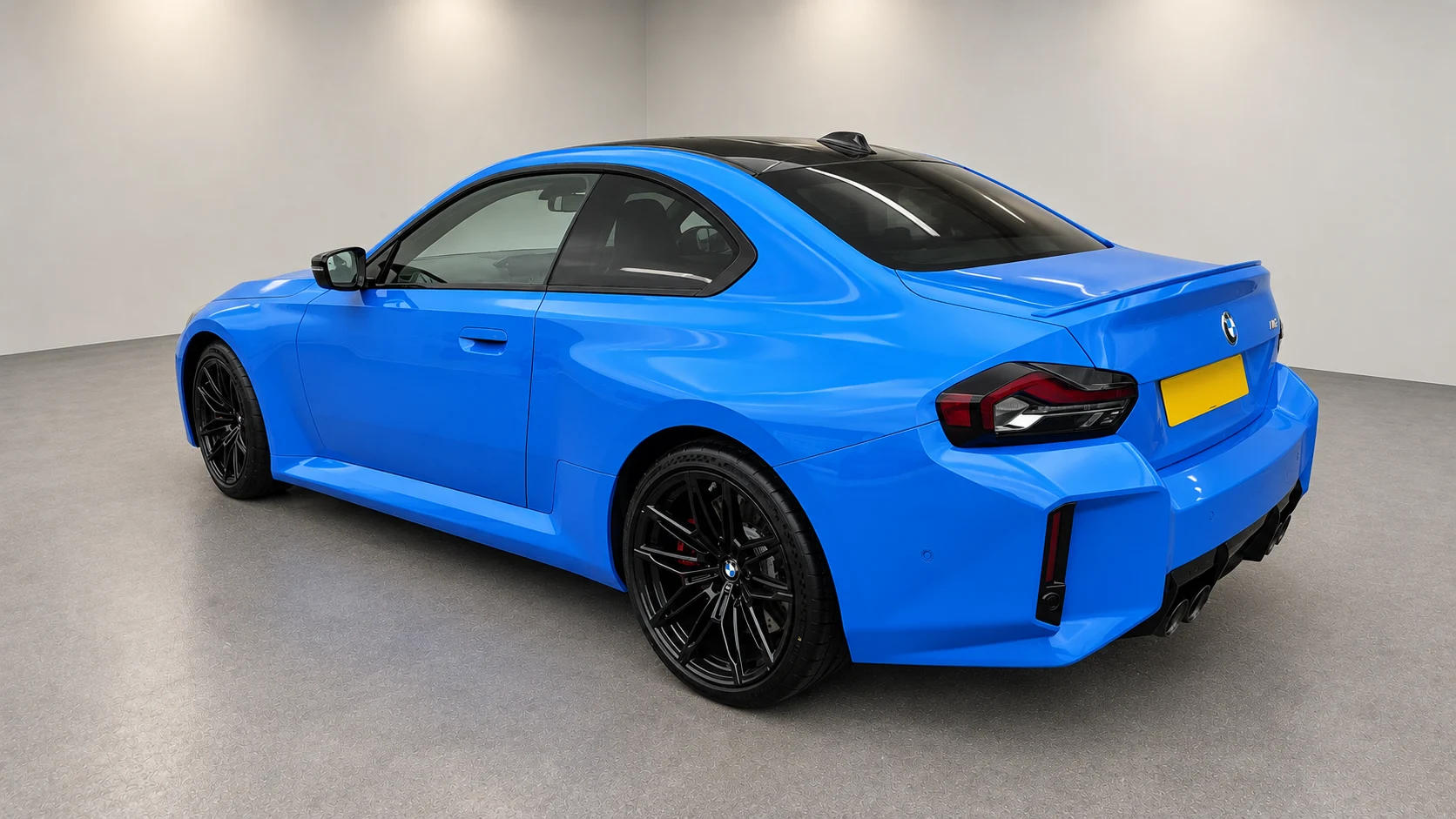 BMW M2 — Galinis rakursas