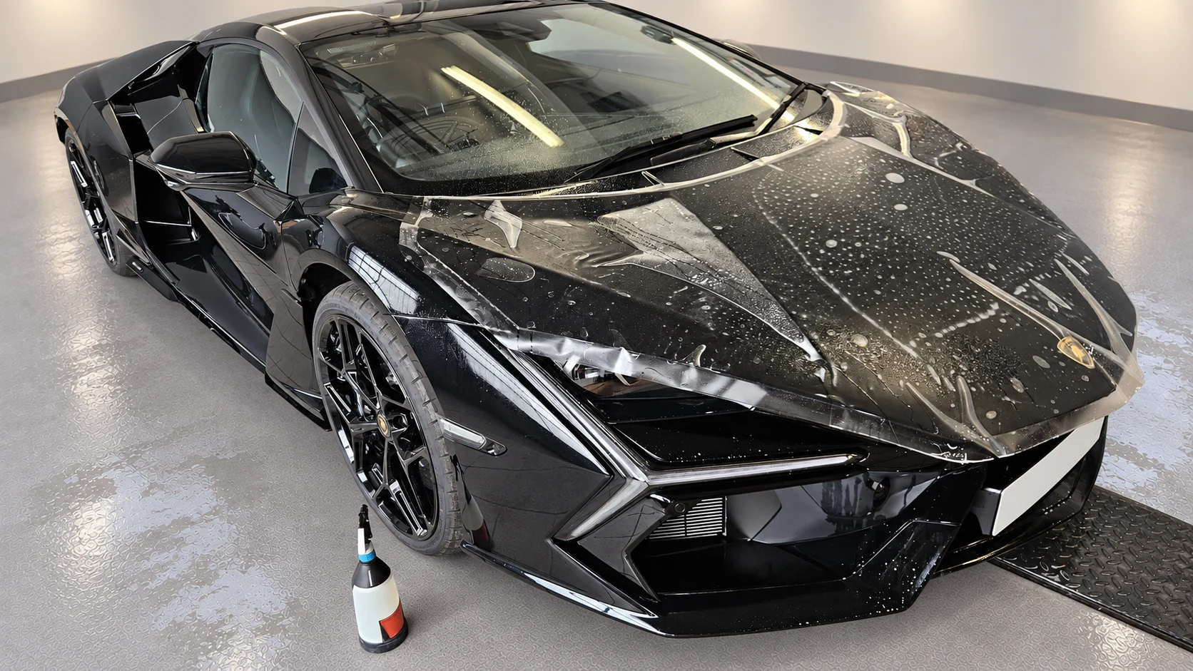 Lamborghini Revuelto — PPF procesas — plėvelė ant kapoto